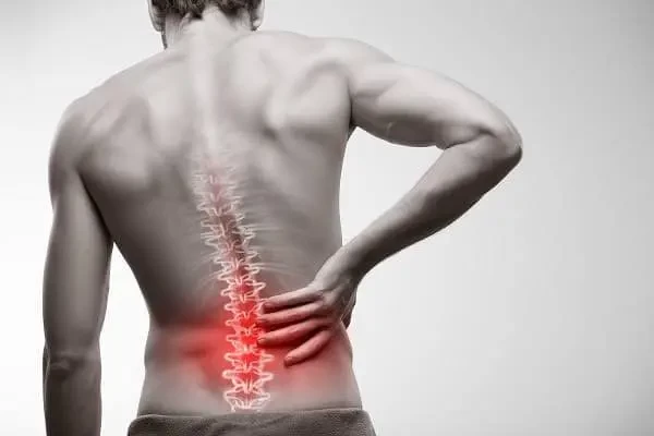 الحجامة وآلام الظهر: 6 طرق طبيعية لتخفيف الألم